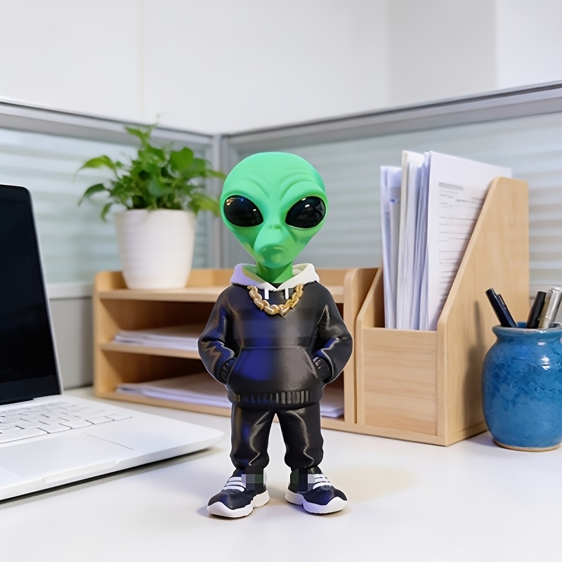 3D Printing Table - 1 Piece Green Alien Figure with